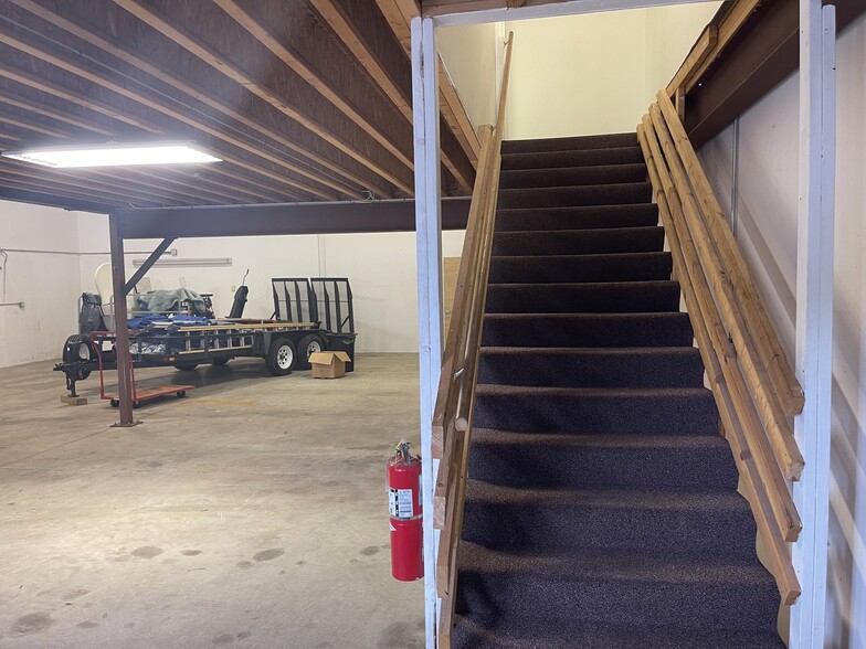 More Photos Of 103 Ledge Rd, Seabrook Warehouse For Sale