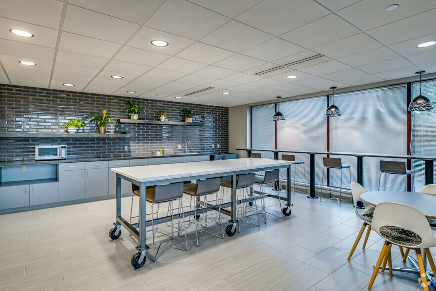 More Photos Of 1200 N Mayfair Rd, Wauwatosa Office For Lease
