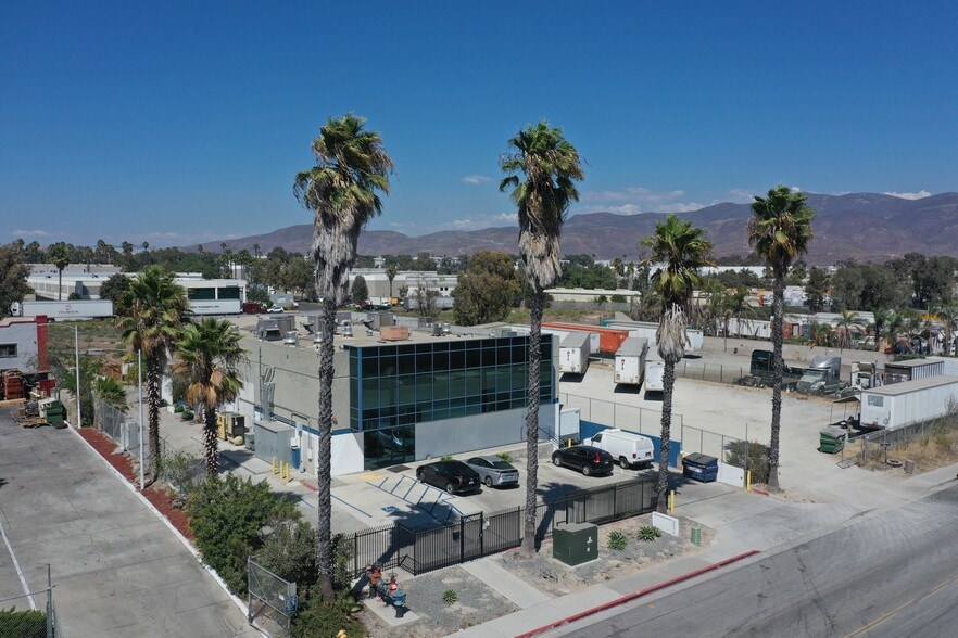 More Photos Of 9874 Via De La Amistad, San Diego Industrial For Sale