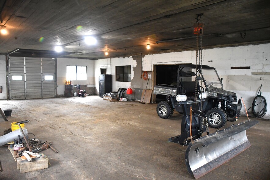 More Photos Of 17162 Shreve Run Rd, Pleasantville Manufacturing For Sale