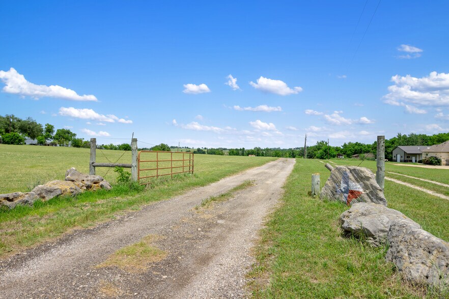 More Photos Of 8808 Cele Rd, Manor Land For Sale