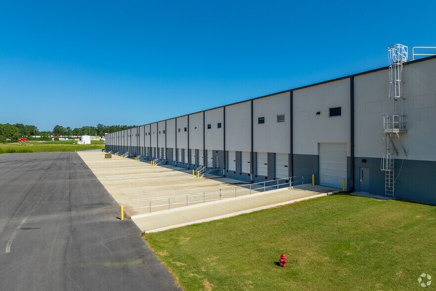 More Photos Of State Route 186 @ Interstate 85, Tuskegee Distribution For Lease