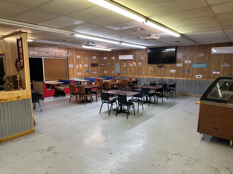 More Photos Of 806 E Gravis St, San Diego Freestanding For Sale