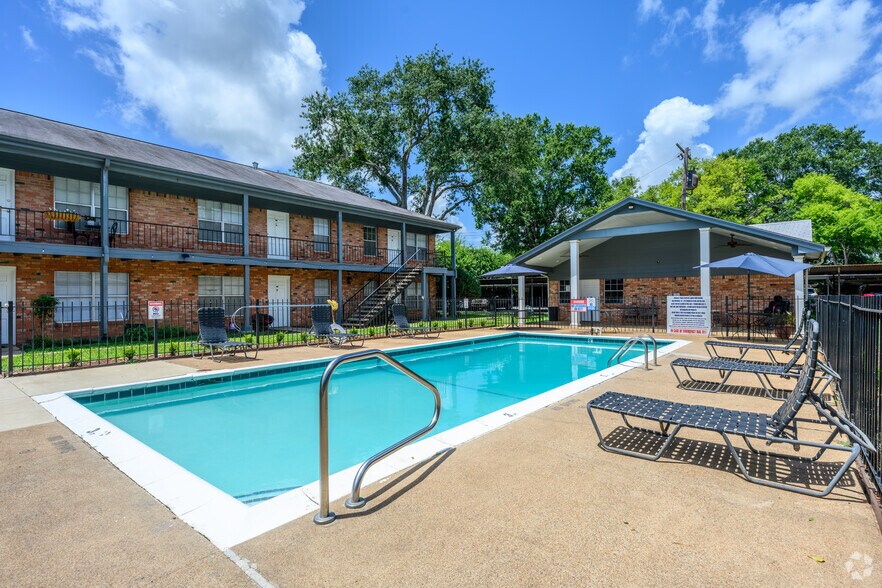 More Photos Of 3409 North St, Nacogdoches Apartments For Sale