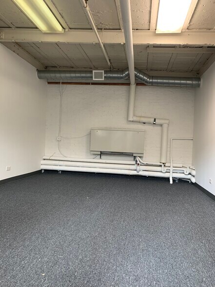 More Photos Of 1410-1440 N Kingsbury St, Chicago Manufacturing For Lease