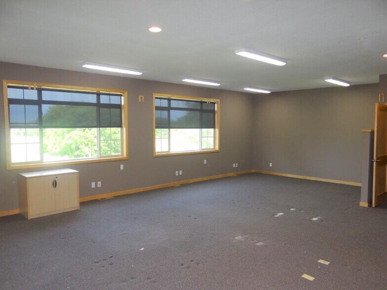 More Photos Of 801-809 Meander Ct, Medina Loft Creative Space For Lease