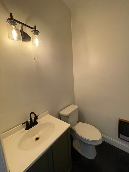 More Photos Of 936 Savannah Hwy, Charleston Freestanding For Sale