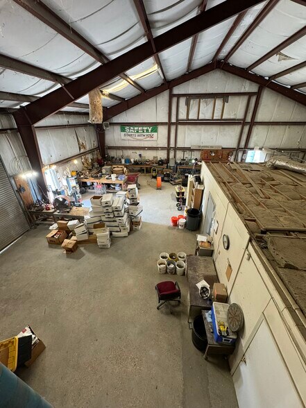 More Photos Of 11638 Sunbelt Ct, Baton Rouge Light Distribution For Lease