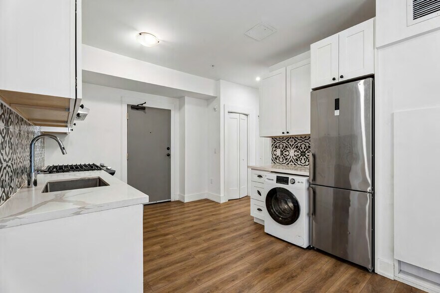 More Photos Of 27 Bold St, Hamilton Apartments For Sale