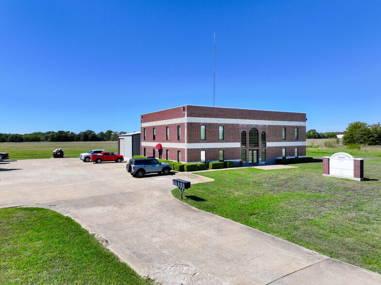 More Photos Of 36549 State Highway 64, Wills Point Office For Sale