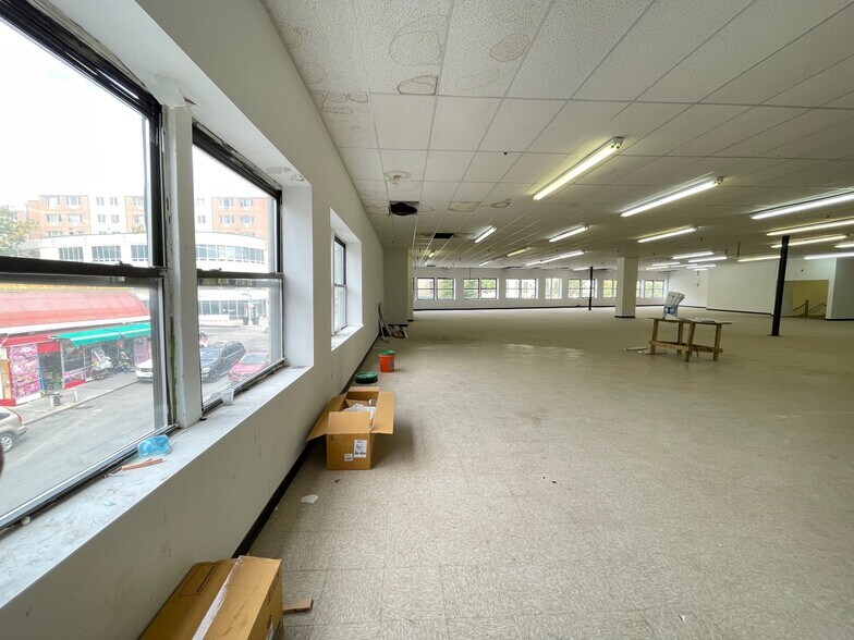 More Photos Of 40-48 W Burnside Ave, Bronx Storefront Retail Office For Lease