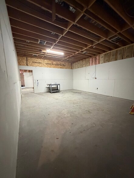 More Photos Of 1667-1669 Cota Ave, Long Beach Service For Sale