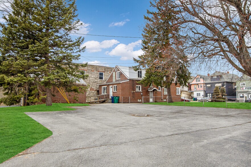 More Photos Of 2025 Clinton St, Buffalo Office For Sale