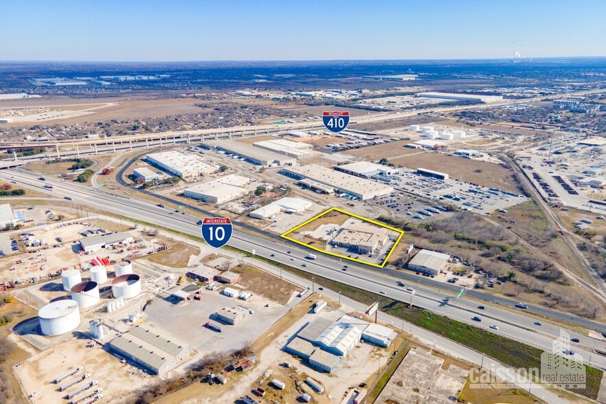 More Photos Of 4818 E IH-10, San Antonio Warehouse For Lease