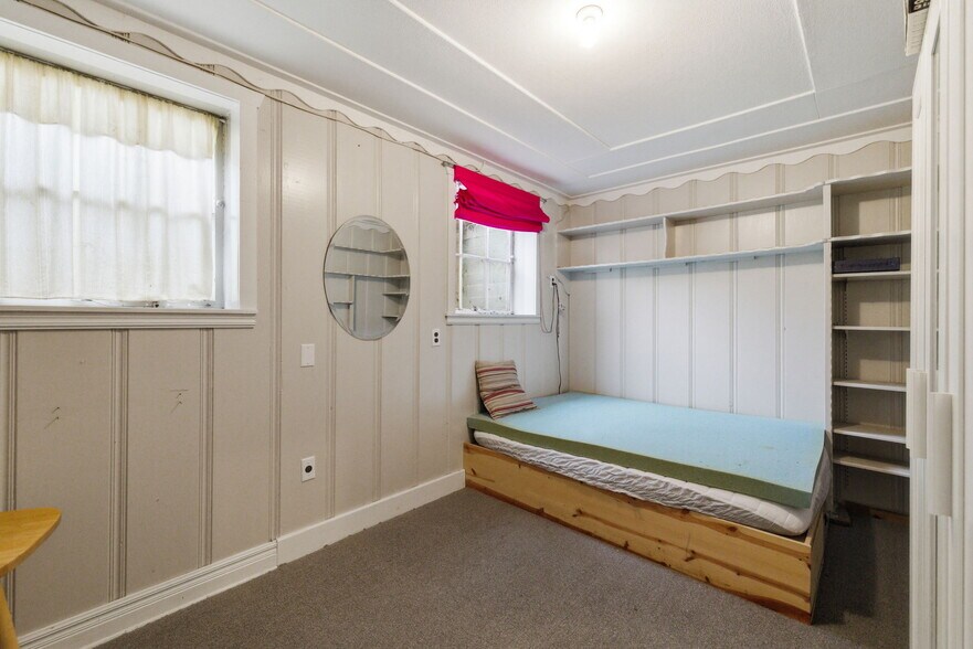 More Photos Of 137 S Shepherd St, Sonora Flex For Sale