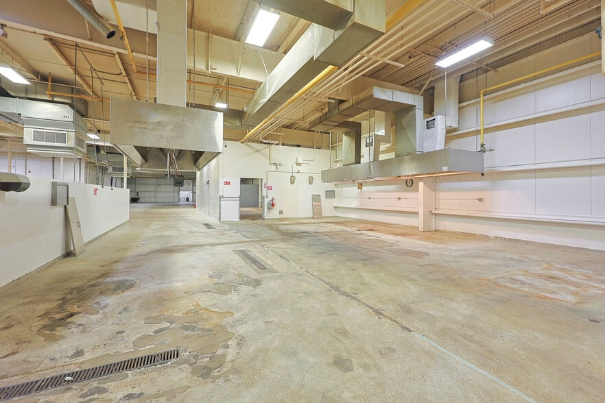 More Photos Of 125 Liberty St, Brockton Manufacturing For Lease