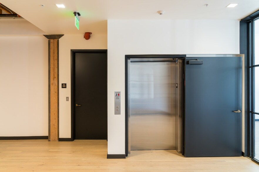 More Photos Of 510-514 S Broadway, Los Angeles Office For Lease