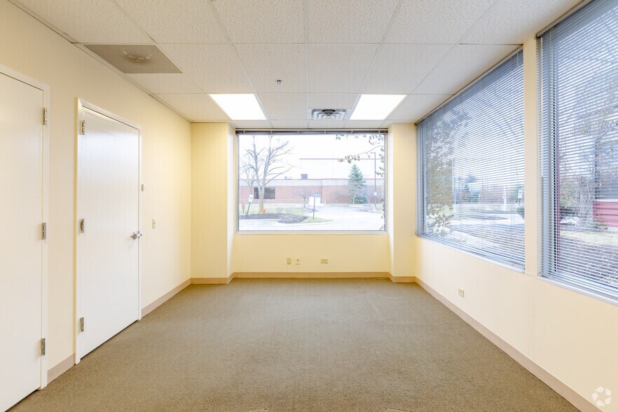 More Photos Of 1715-1785 Winnetka Cir, Rolling Meadows Unknown For Sale