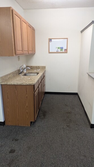 More Photos Of 3657 Lost Nation Rd, Willoughby Warehouse For Lease