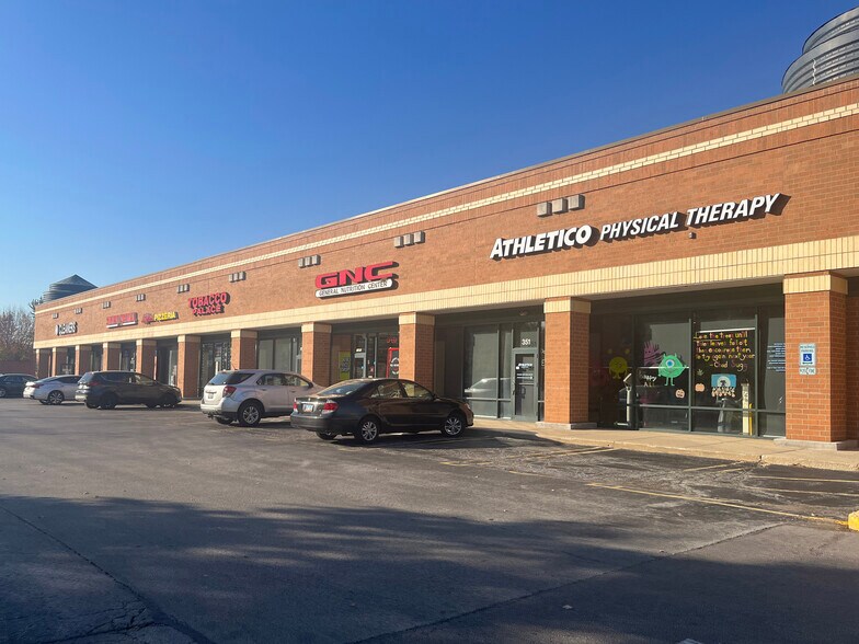 More Photos Of 335-411 E Geneva Rd, Carol Stream Unknown For Lease