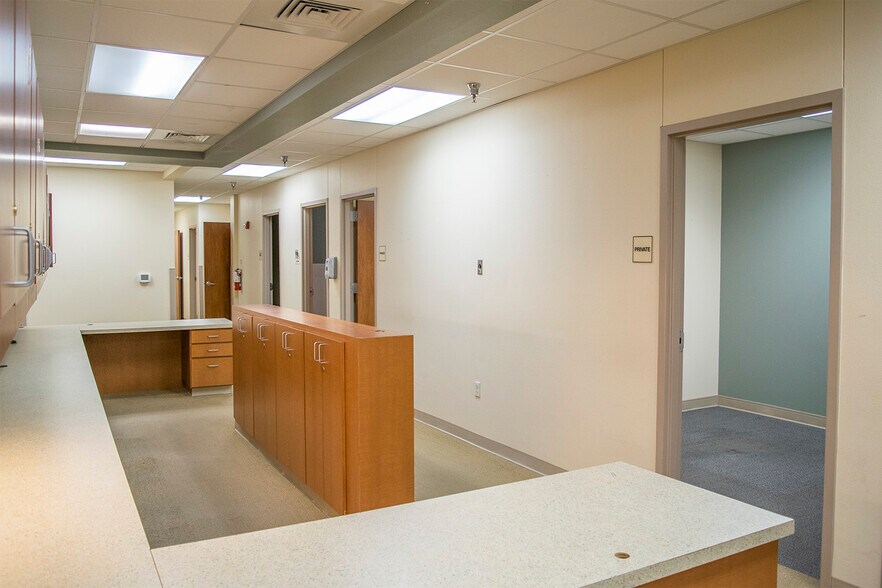 More Photos Of 3801 50th St, Lubbock Unknown For Lease