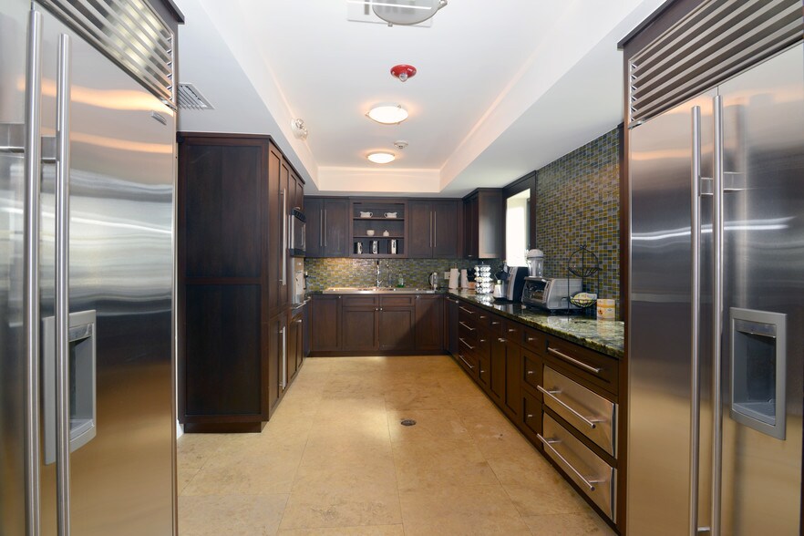 More Photos Of 133 Sevilla Ave, Coral Gables Medical For Lease