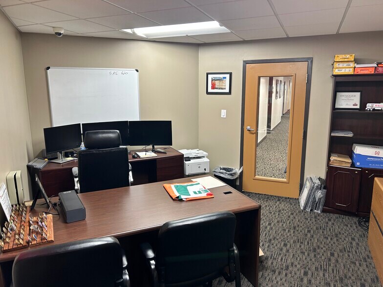 More Photos Of 31330 Schoolcraft Rd, Livonia Medical For Sale