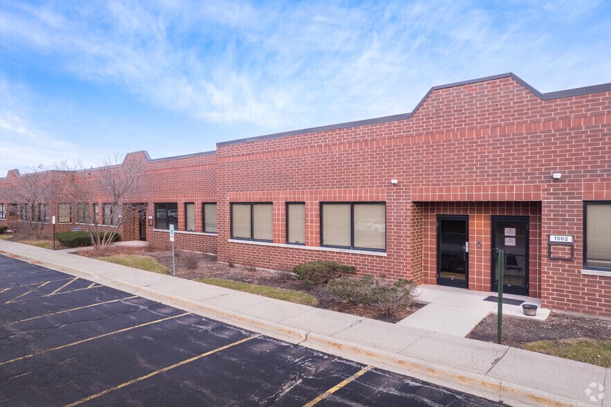 More Photos Of 1530-1558 Barclay Blvd, Buffalo Grove Unknown For Lease