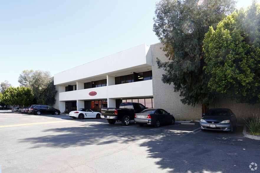 More Photos Of 20360-20364 Plummer St, Chatsworth Manufacturing For Lease