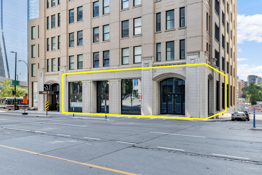 More Photos Of 950 Rue Saint-Antoine O, Montréal Apartments For Lease