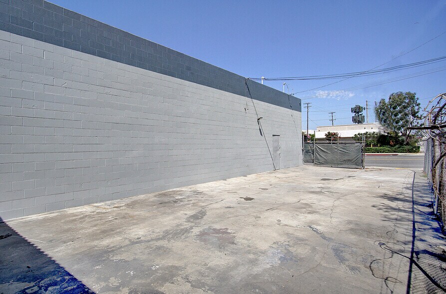 More Photos Of 15300 S Avalon Blvd, Gardena Freestanding For Lease