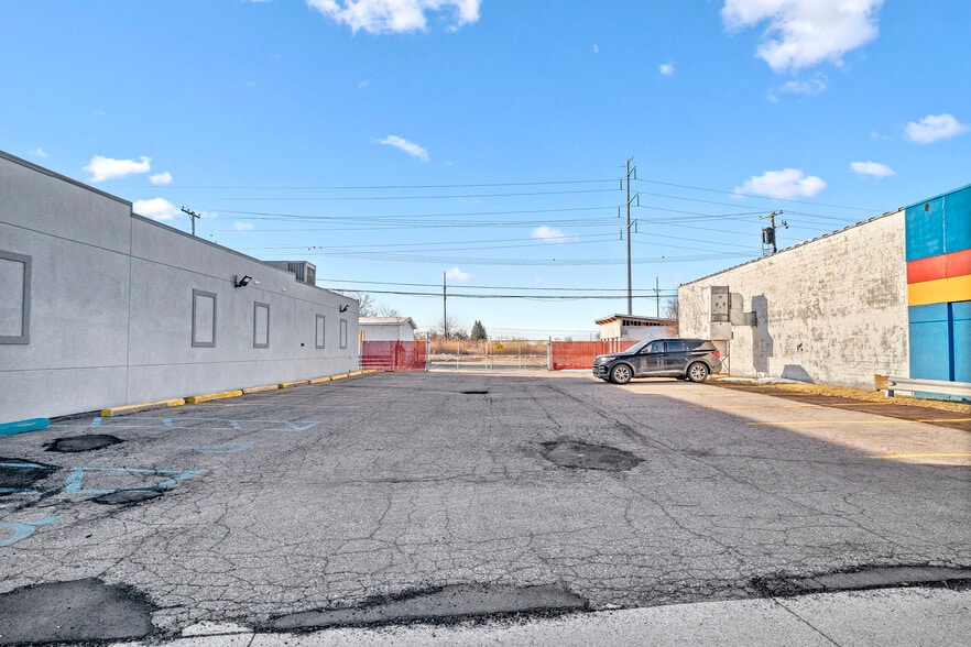 More Photos Of 32413 Michigan Ave, Wayne Freestanding For Sale