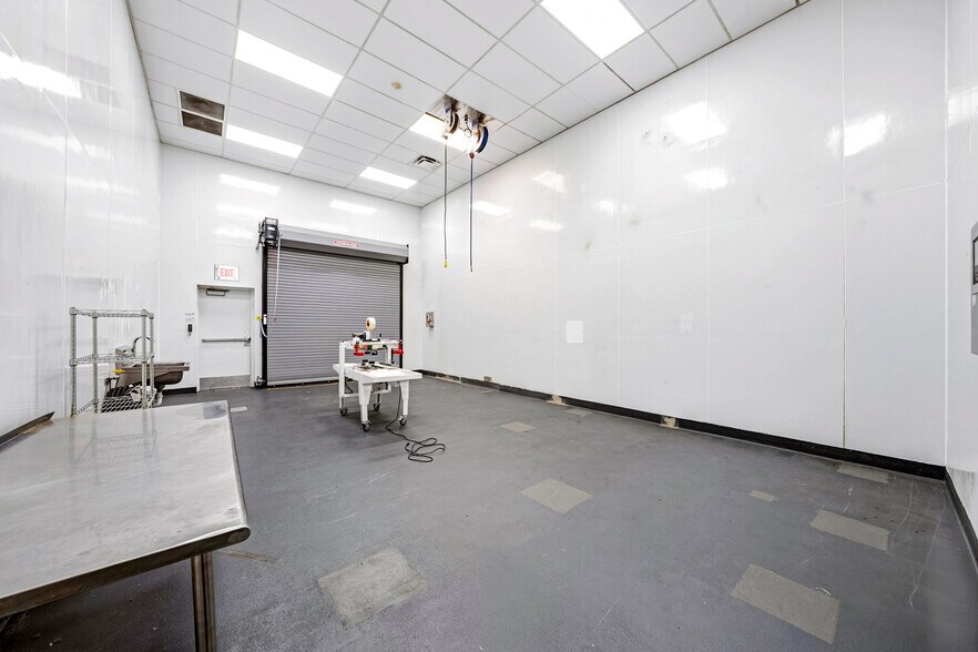 More Photos Of 710 Jefferson Ave, Ashland Light Manufacturing For Lease