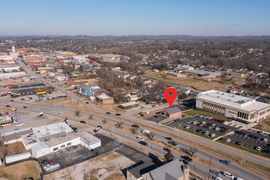 More Photos Of 1113 S Main St, Columbia Freestanding For Sale