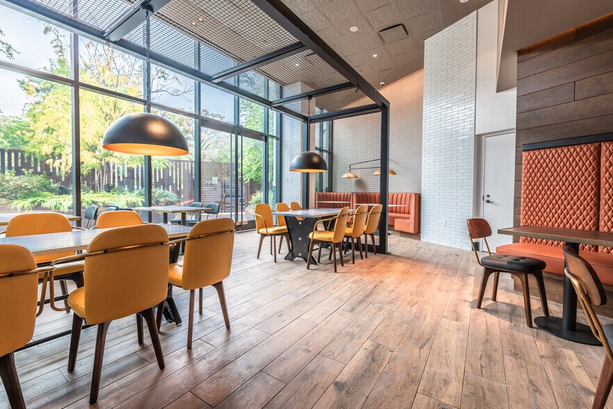 More Photos Of 500 Metropolitan Ave, Brooklyn Hotel For Lease