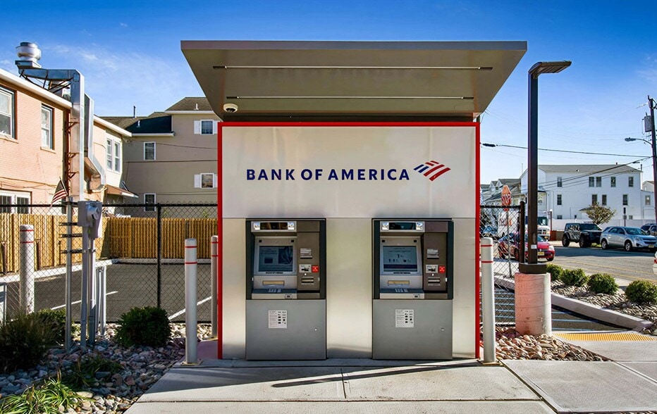 Primary Photo Of 1611 Western Ave, Albany Bank For Sale