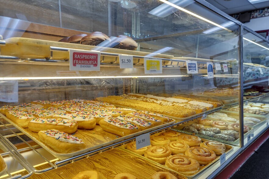 More Photos Of 531 Railroad Ave, Albany General Retail For Sale