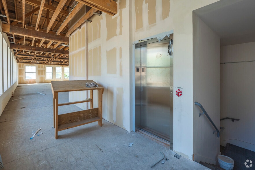 More Photos Of 201-205 N Mesa St, El Paso General Retail For Sale