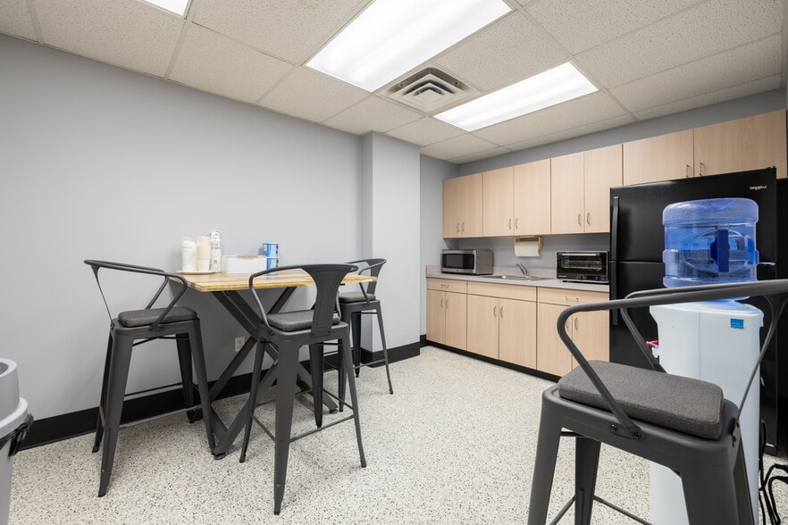 More Photos Of 151 Strong Rd, South Windsor Service For Sale