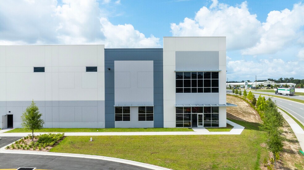 More Photos Of 4450 NW 11th St, Ocala Distribution For Sale