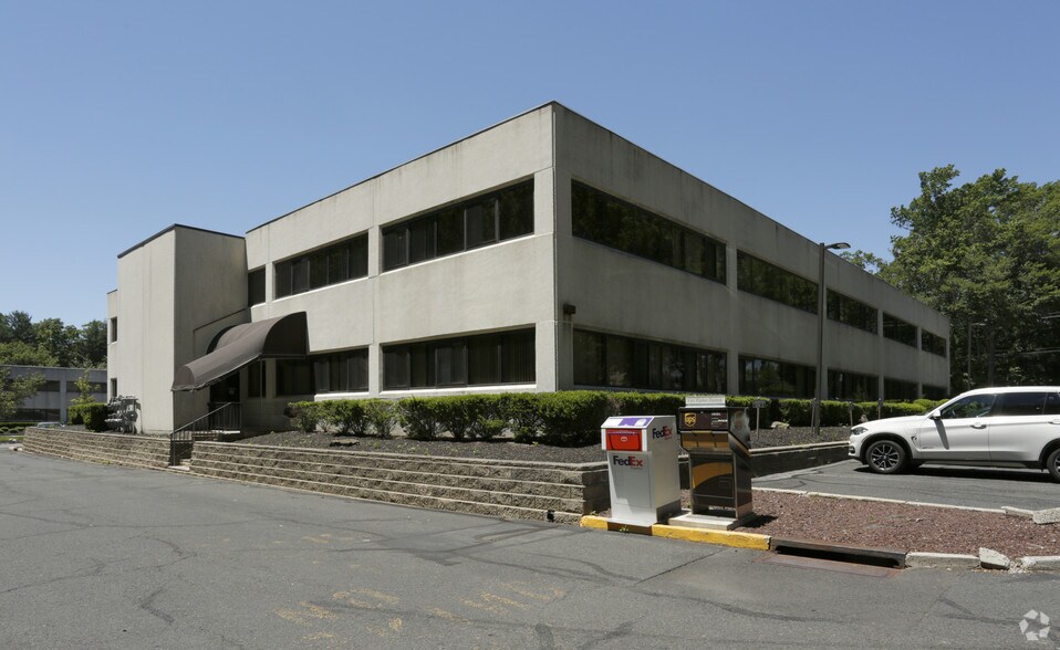 More Photos Of 225 Gordons Corner Rd, Manalapan Township Medical For Lease