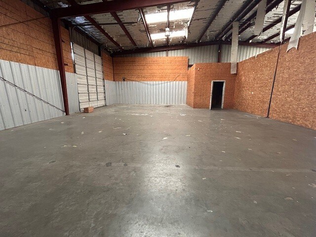 More Photos Of 160 S General Bruce Dr, Temple Warehouse For Lease
