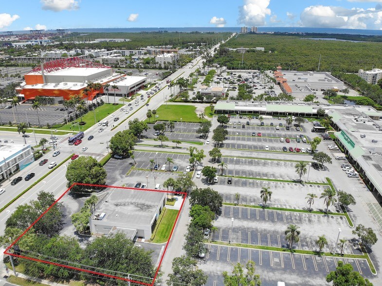 More Photos Of 300 E Dania Beach Blvd, Dania Bank For Lease