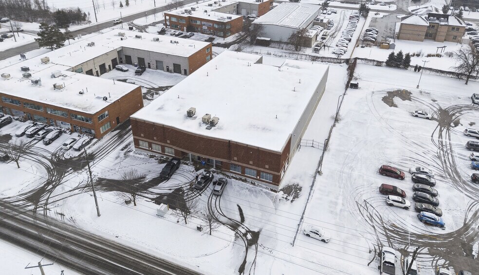 More Photos Of 1250 Kerrisdale Blvd, Newmarket Warehouse For Sale