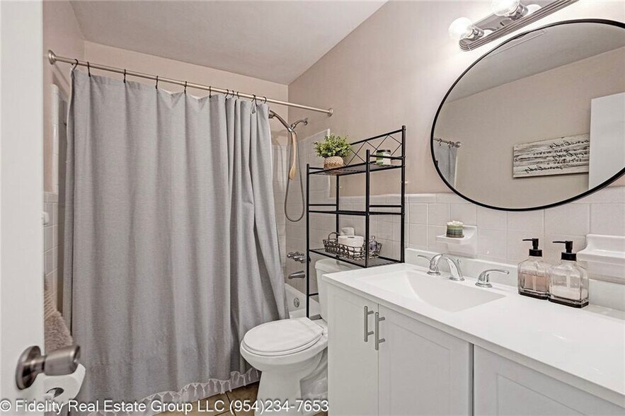 More Photos Of 2131 NE 40th Ct, Lighthouse Point Apartments For Sale