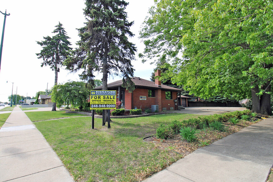 Primary Photo Of 16641 Southfield Rd, Allen Park Office Residential For Sale