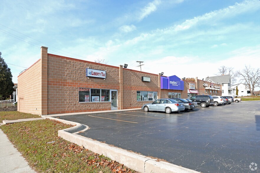 More Photos Of 509-533 10th St, Port Huron Storefront For Lease
