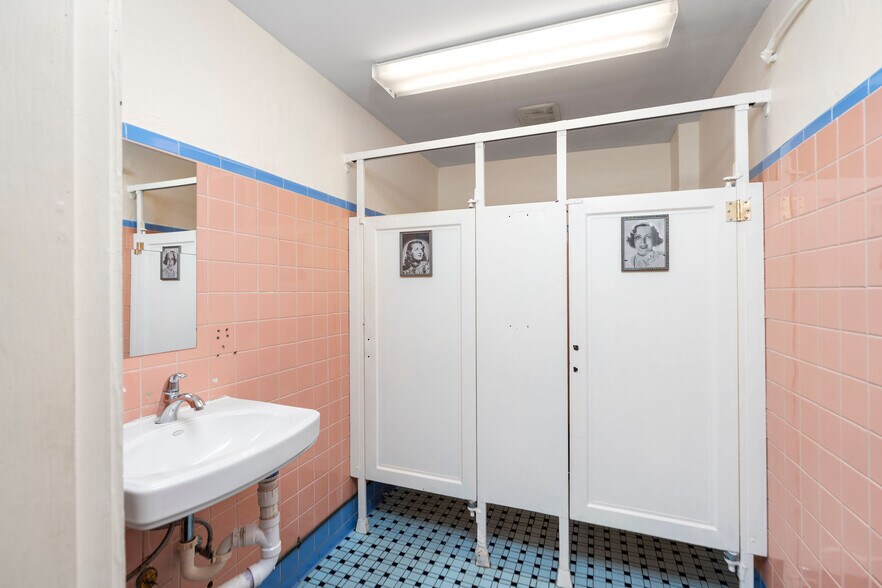 More Photos Of 12 N Augusta St, Staunton Movie Theatre For Sale