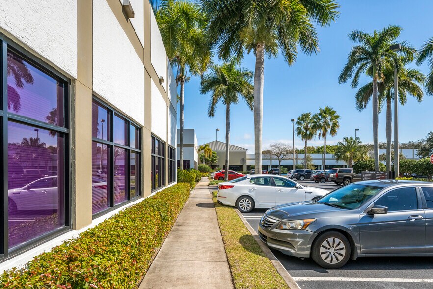 More Photos Of 2500 Quantum Lakes Dr, Boynton Beach Office For Lease