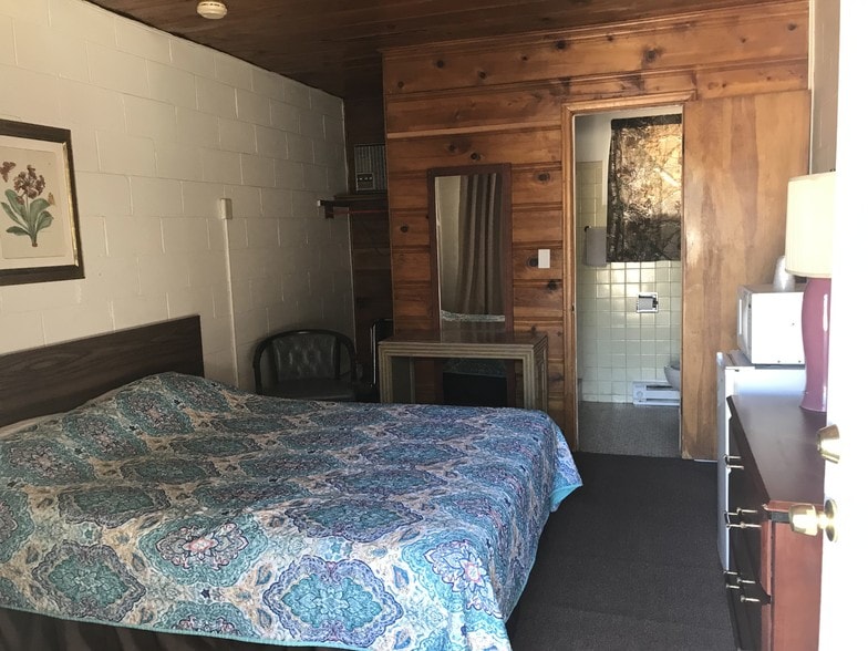More Photos Of 1301 W Aultman St, Ely Hotel For Sale